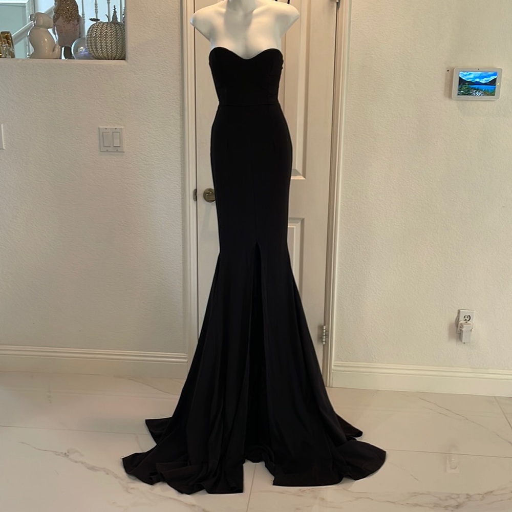 SWEETHEART NECKLINE Dress Gorgeous Boutique Black Gown Fishtail Dress